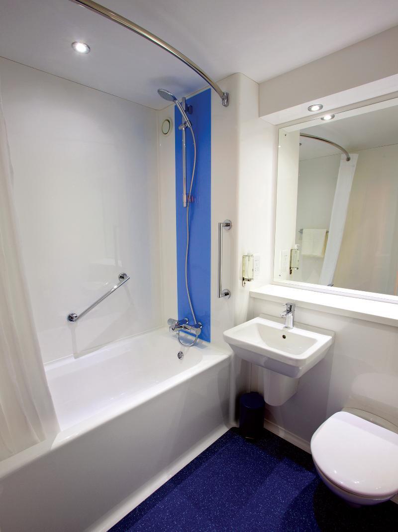 Travelodge Edinburgh Dreghorn Exterior foto